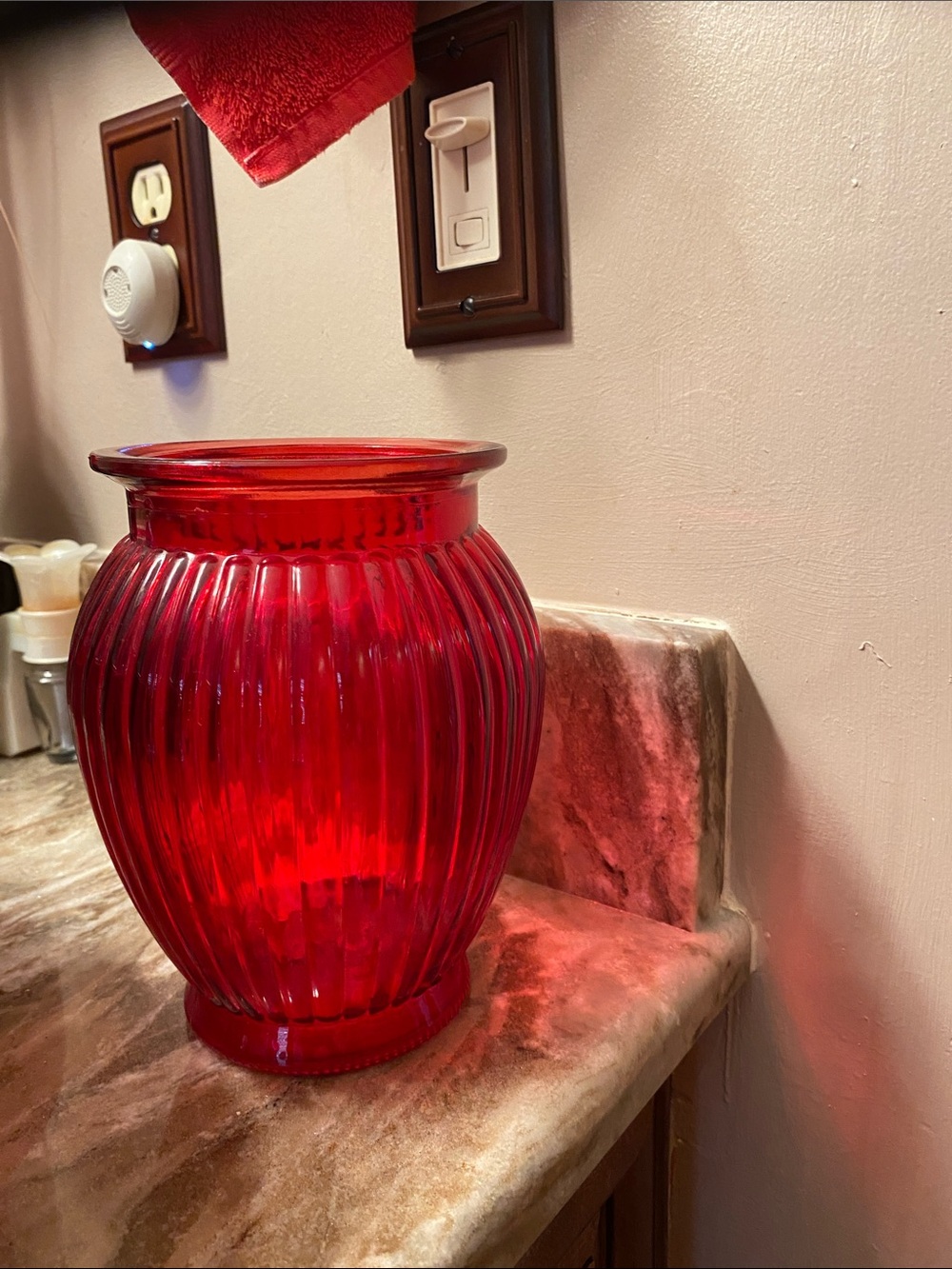 Vibrant 7.5”  Ruby Red Glass Flower Vase Ribbed Holiday Centerpiece